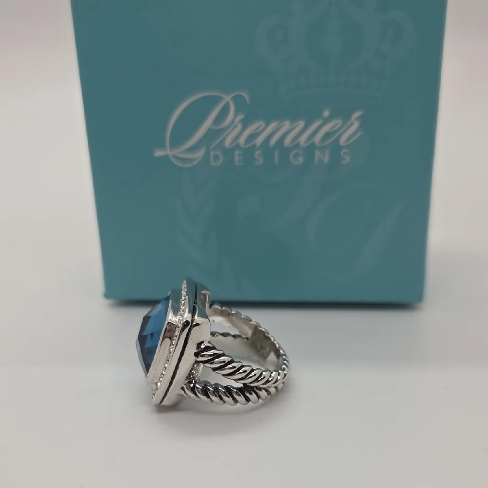 Premier Designs Sapphire Blue and Silver Ring - Picture 2 of 4